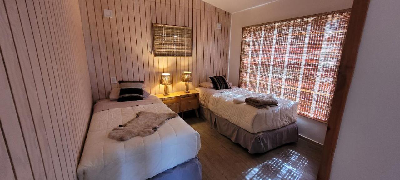 Cabana En Laguna Azul Patagonia Bagual Villa Torres del Paine National Park Esterno foto